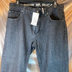 RVCA 33” waist black straight leg jeans. Box 204‎